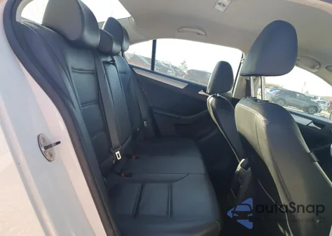 2013 Volkswagen Jetta Se z USA, uszkodzony, nr VIN 3VWDP7AJ7DM283428